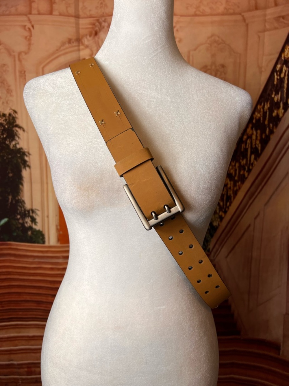 Perry Ellis Portfolio Tan Leather Belt, size 44